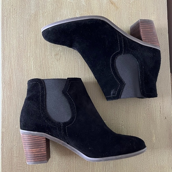 Shoes - Lucky Brand Black Suede Block Heel Ankle Boots Fall Booties